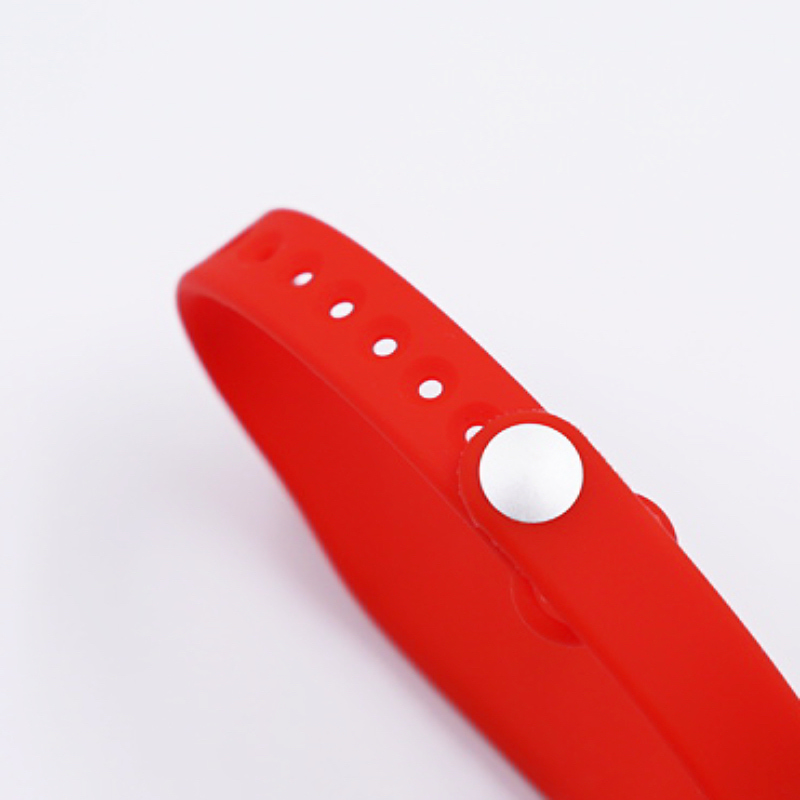 close looking rfid wristbands